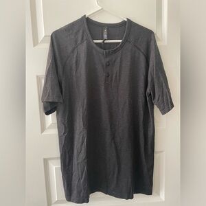 Men's Lululemon Grey Short Sleeve 1/4 Button Strait Hem Top